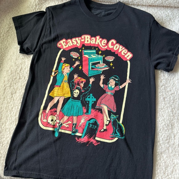 Halloween creepy co t shirt - Picture 1 of 6